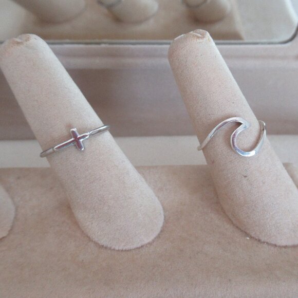 Lot of two 925 Sterling Silver Rings Stacklable Solid Rings, size 5.75, Marked - Picture 1 of 11